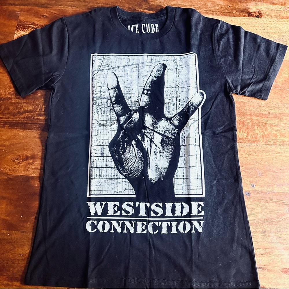 NWOT Ice Cube Men's Black and White T-Shirt Size Small
